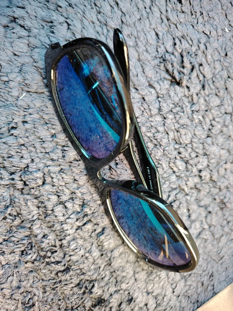 Sunglasses thumbnail