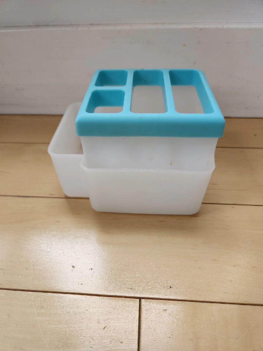 Turquoise & White Organizer image indicator(2)