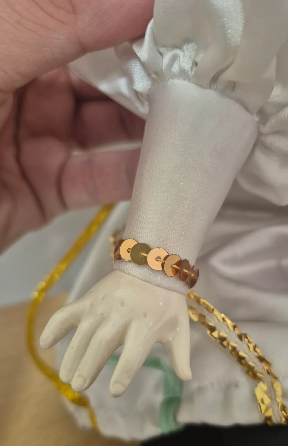 Korea Brinn's 1986 Musical Windup Porcelain Clown Jester Doll image indicator(4)