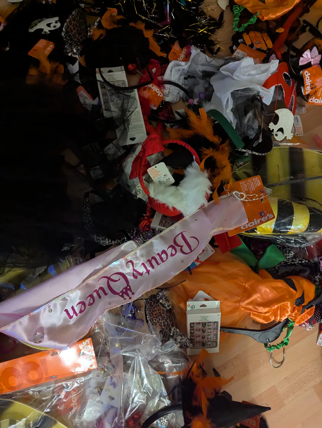 NEED GONE: MAKE OFFER FOR ALL BIG LOT NEW Halloween costume... image indicator(5)