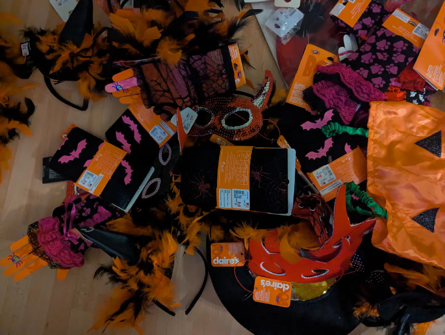 NEED GONE: MAKE OFFER FOR ALL BIG LOT NEW Halloween costume... image indicator(6)