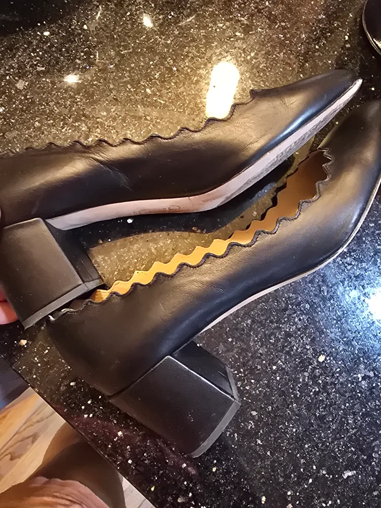 Chloé Black Leather Block Heel Pumps - Size 37.5 image indicator(3)