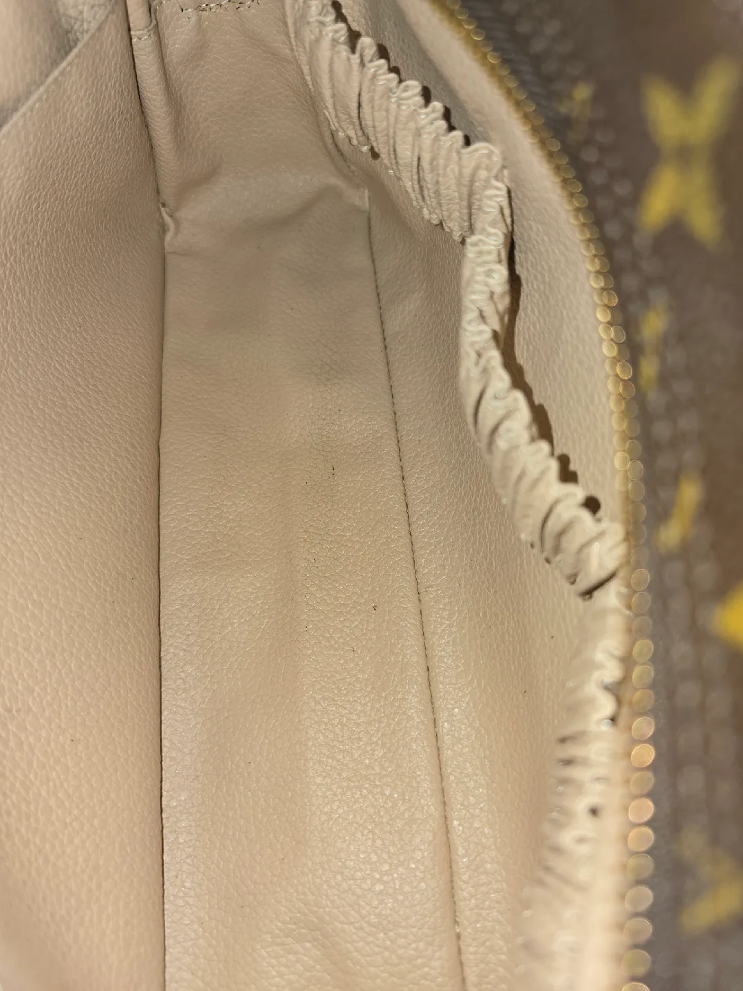 LV Trousse 28 image indicator(2)