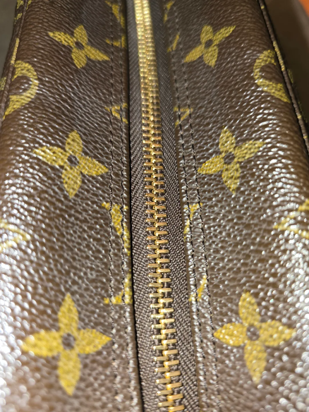 LV Trousse 28 image indicator(4)