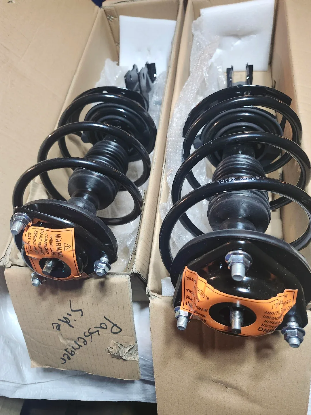 AutoShack Complete Strut Set - New in Box image indicator(3)