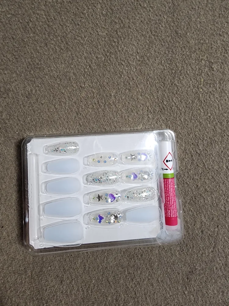 Press-On Nails with Glue image indicator(2)