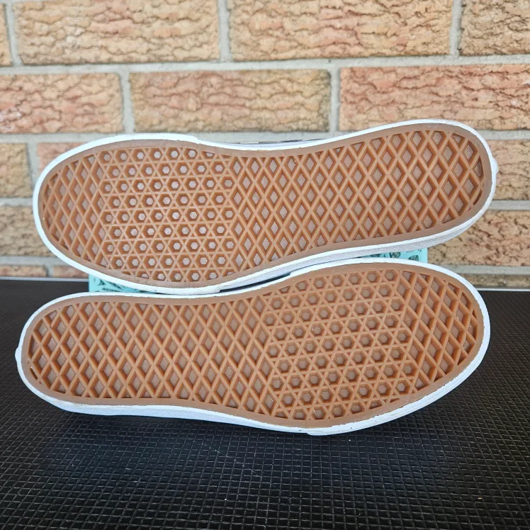 Vans Classic Checkerboard  Skate Sneakers unisex M 10.5  W 12 image indicator(7)