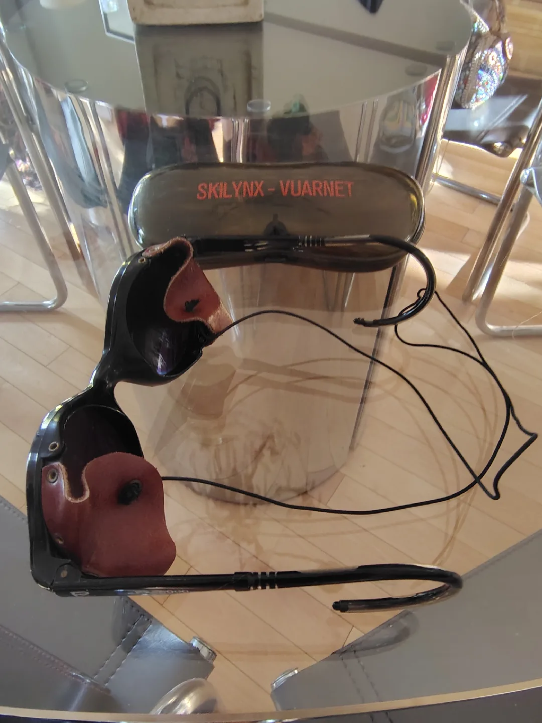 Vuarnet Skilynx PX-5000 Sunglasses with Case image indicator(4)