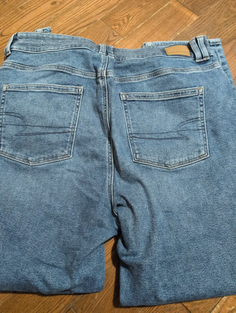 American Eagle Mom Jeans image indicator(3)