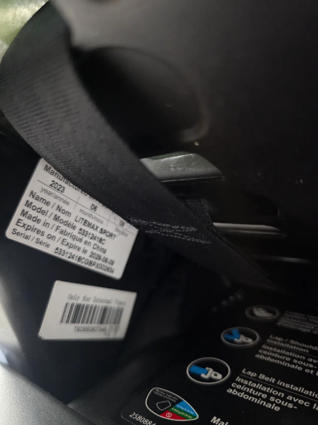 Evenflo LiteMax Sport Car Seat - Expires 2029 image indicator(2)