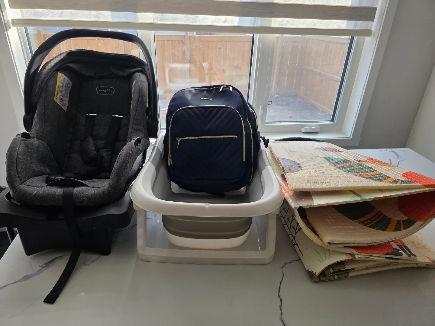 Evenflo LiteMax Sport Car Seat - Expires 2029 image indicator(4)