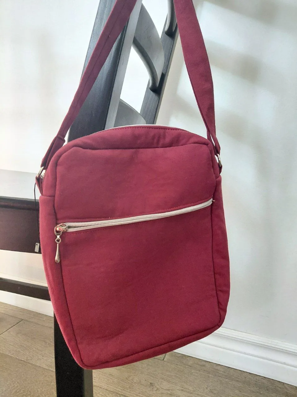 Burgundy Crossbody Bag with Floral Design 🧡 image indicator(3)