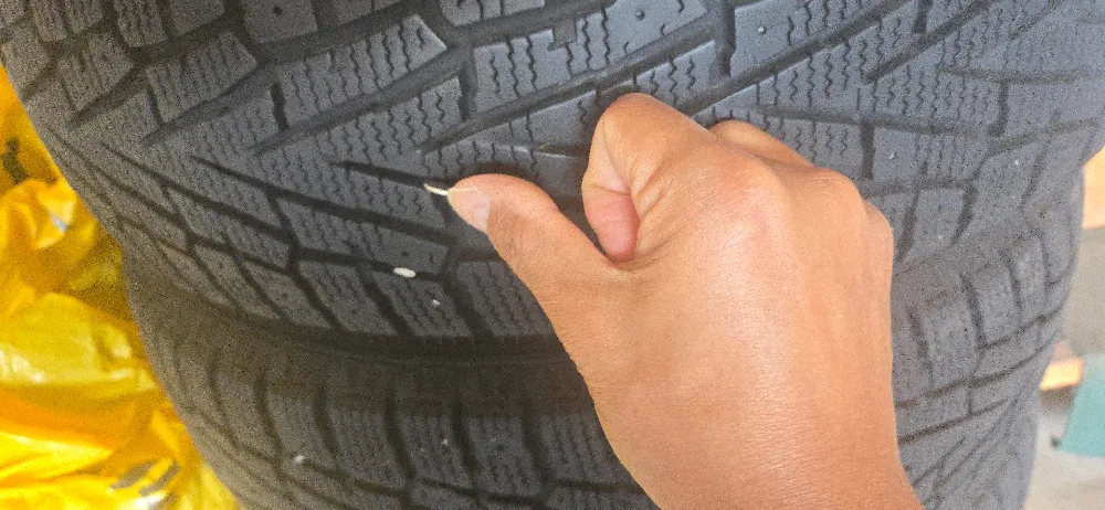 Set of 4 Winter Tires & Toyota Rims image indicator(2)