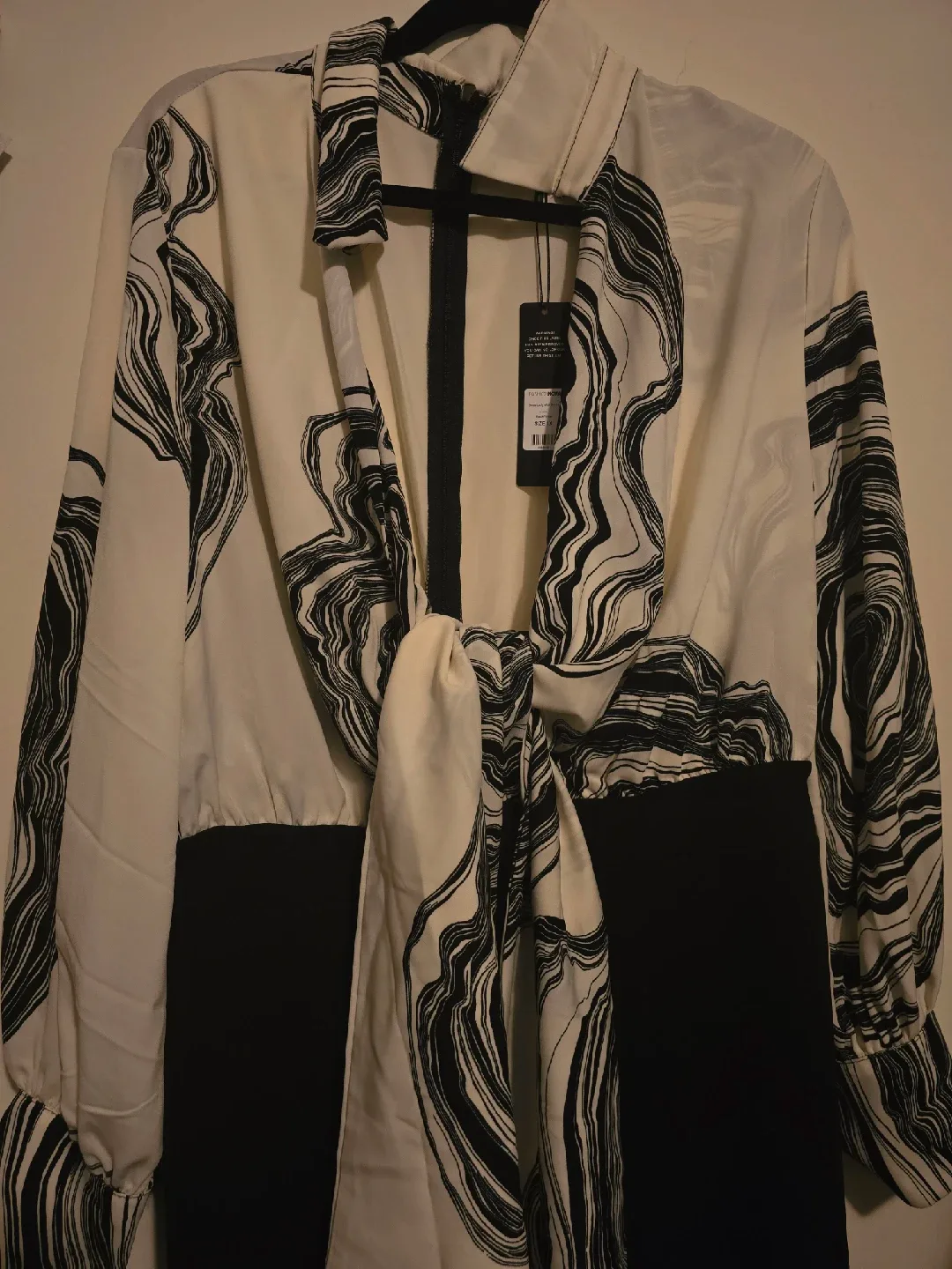 Fashion Nova Black & White Dress NEVER WORN image indicator(3)
