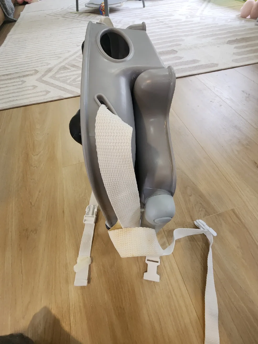 Chicco Grey Booster Seat image indicator(7)