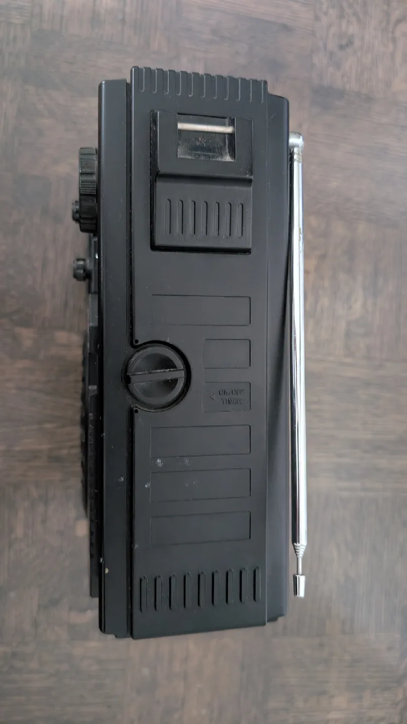 Vintage Sanyo 2-Band RF Amplifier Radio (RP-6850US) image indicator(3)