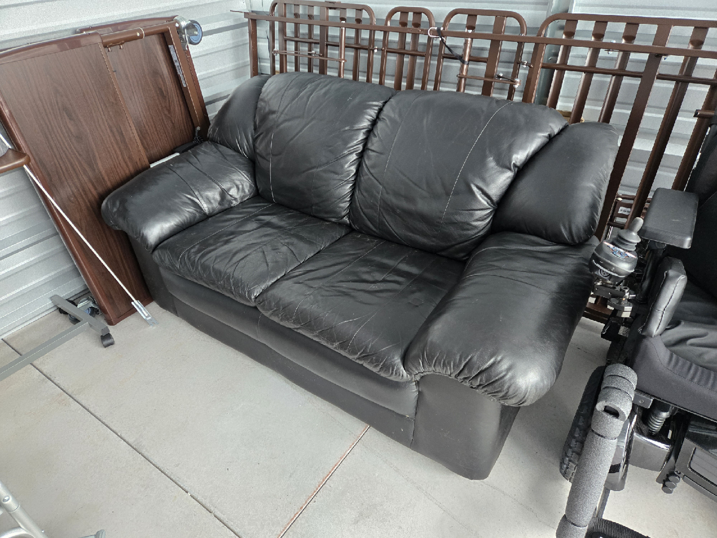 Black Leather Loveseat - photo 2