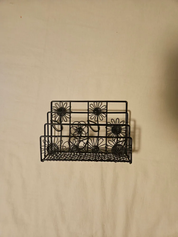 Black Metal Floral Letter Holder