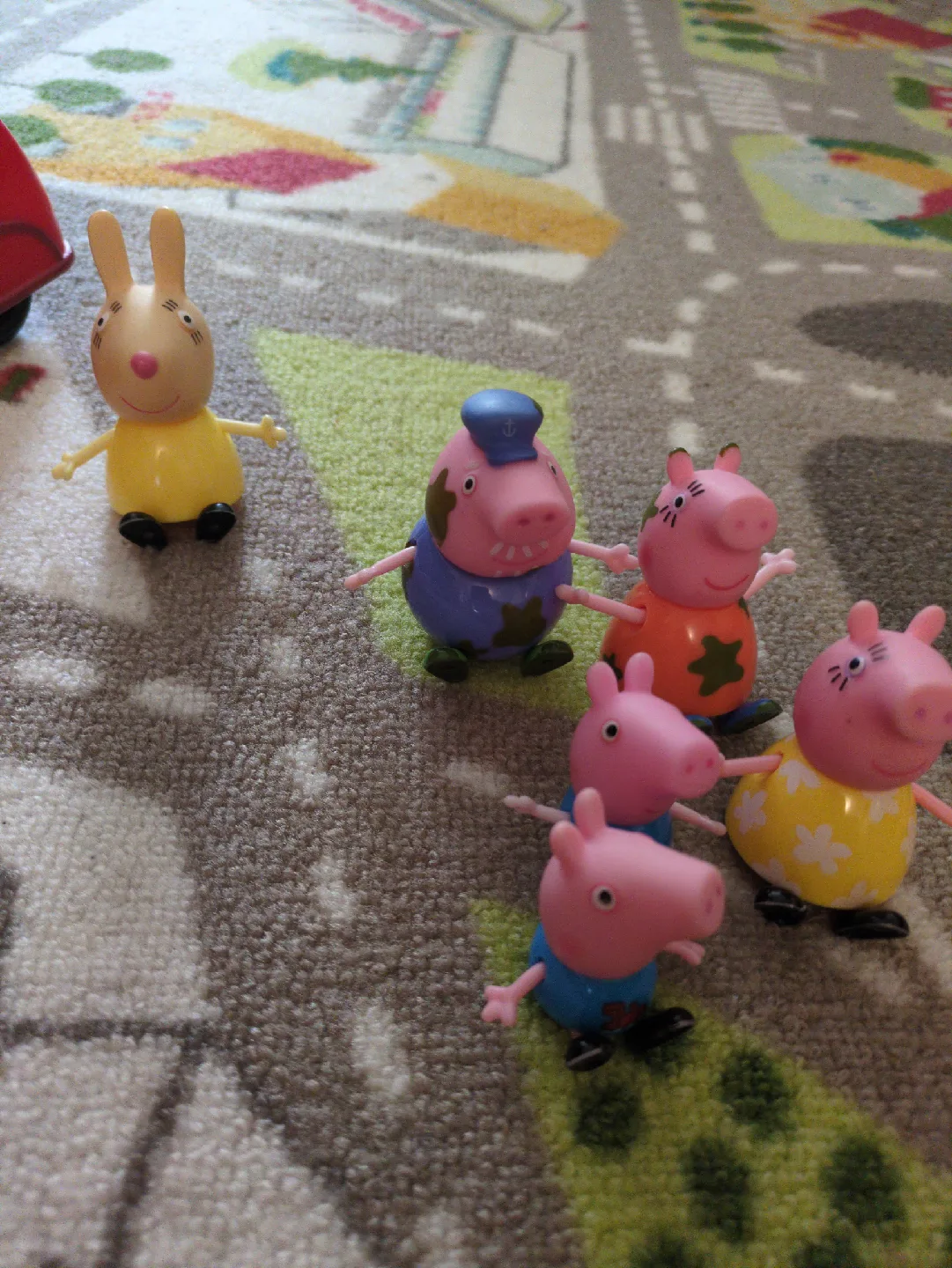 Peppa Pig Figures & Car image indicator(4)