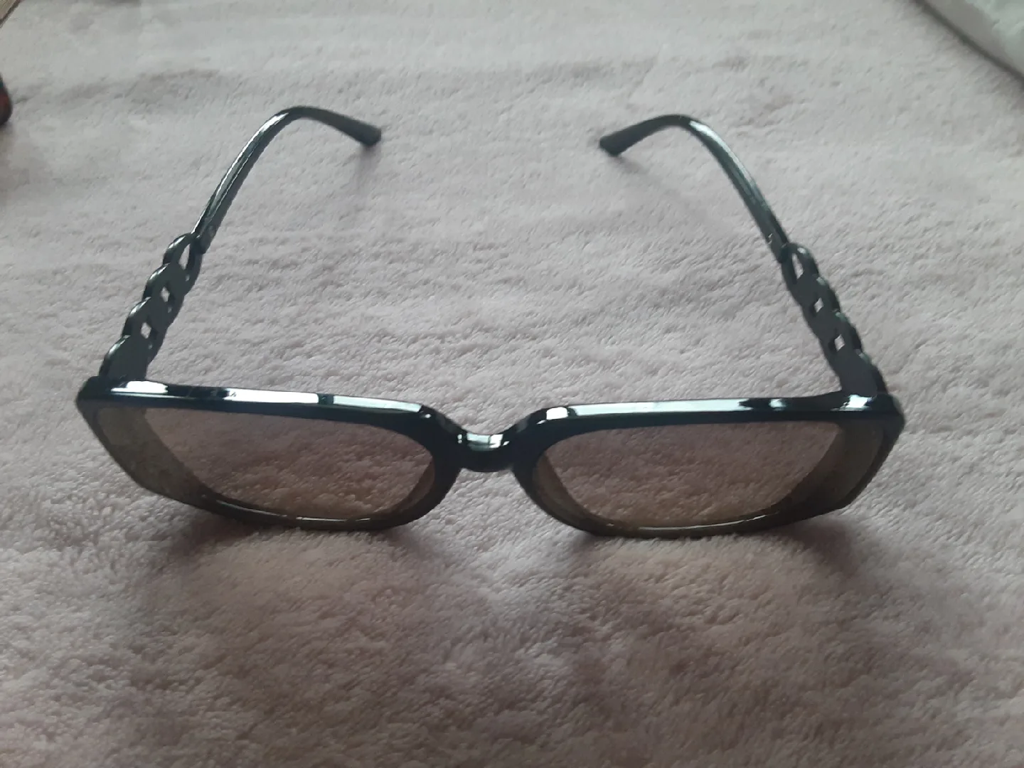 Vince Camuto Sunglasses image indicator(5)