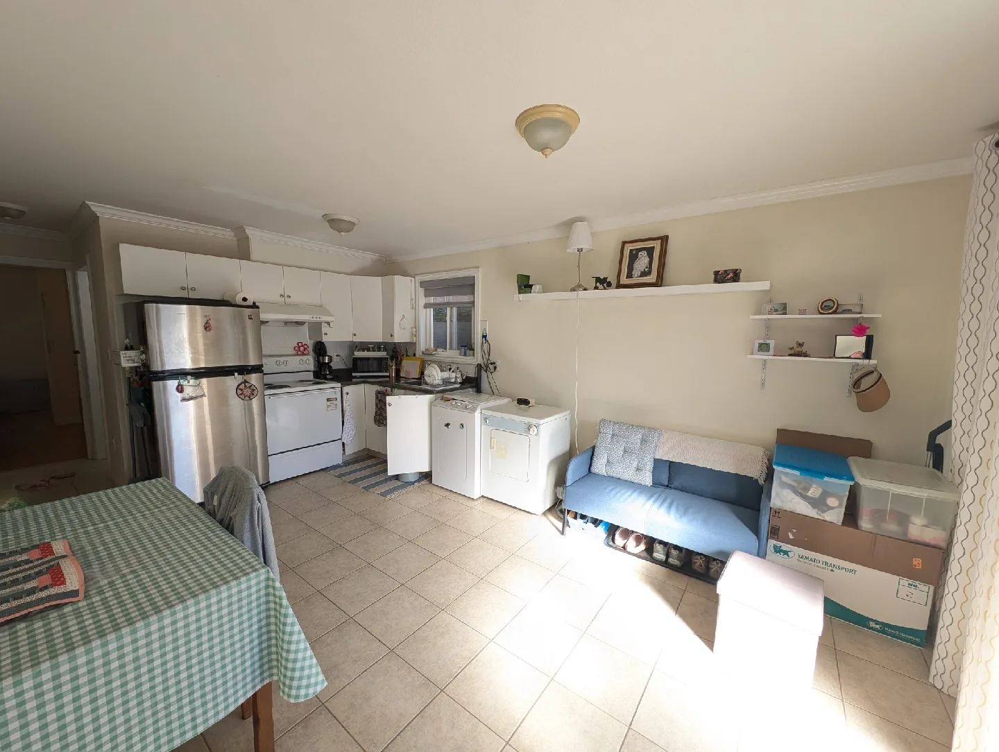 Ground level 1 bedroom suite for rent image indicator(2)