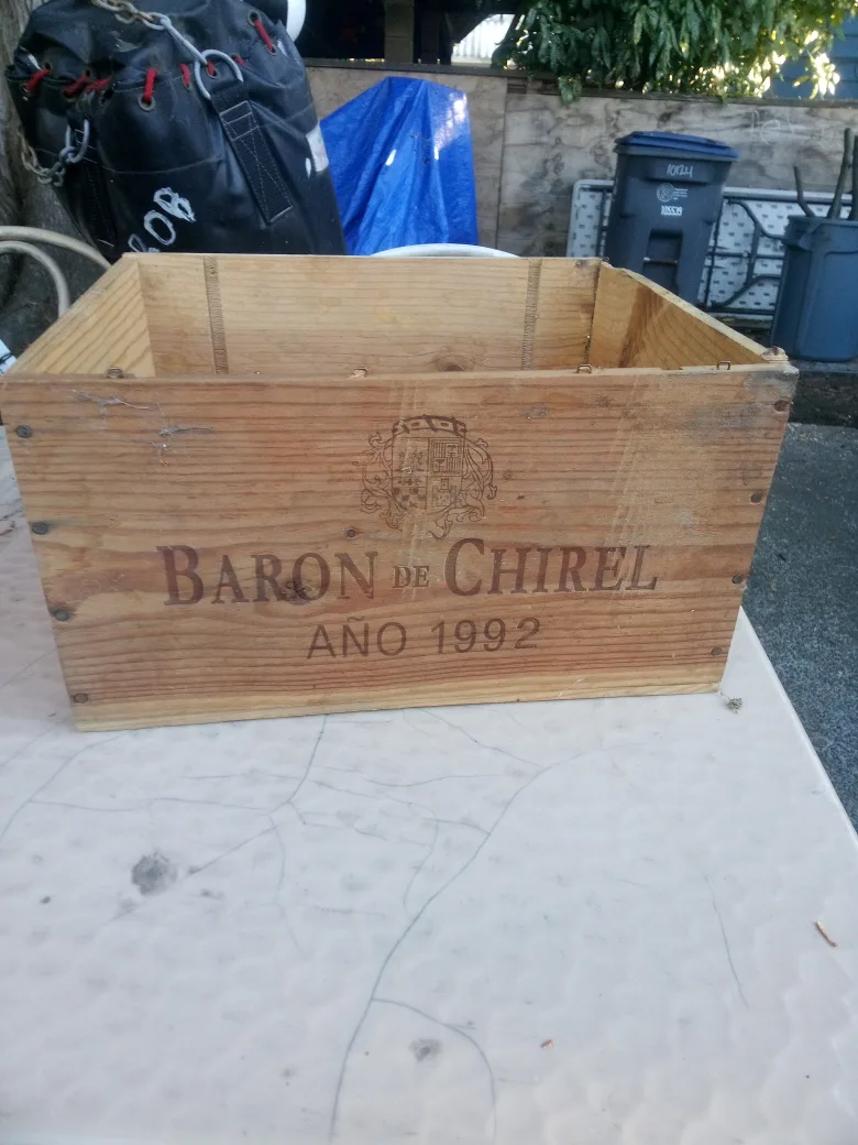 Baron de Chirel Wooden Box - Ano 1992 image indicator(2)