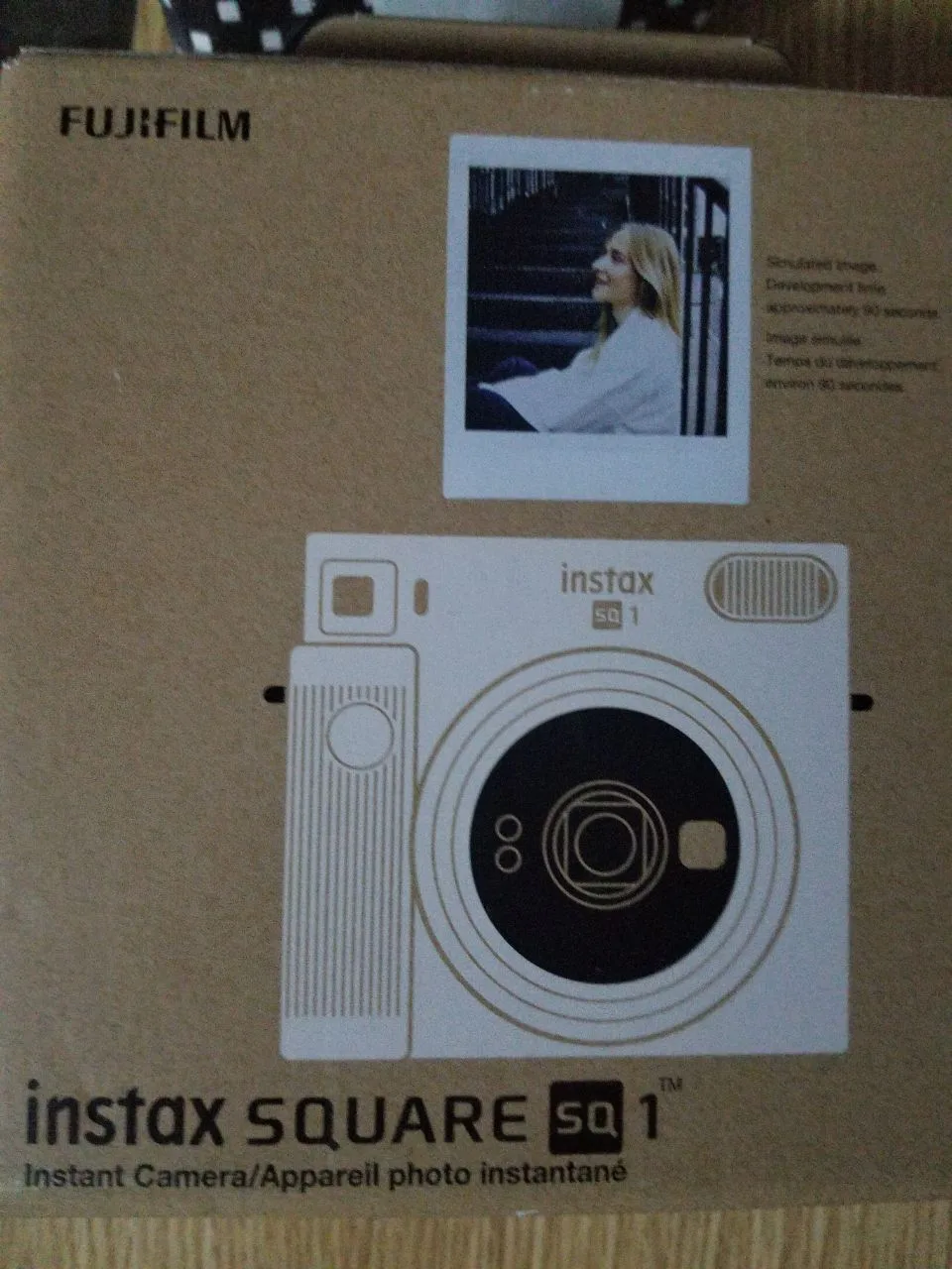 Fujifilm Instax SQ1 Instant Camera + FREE Film & Photo Album image indicator(4)
