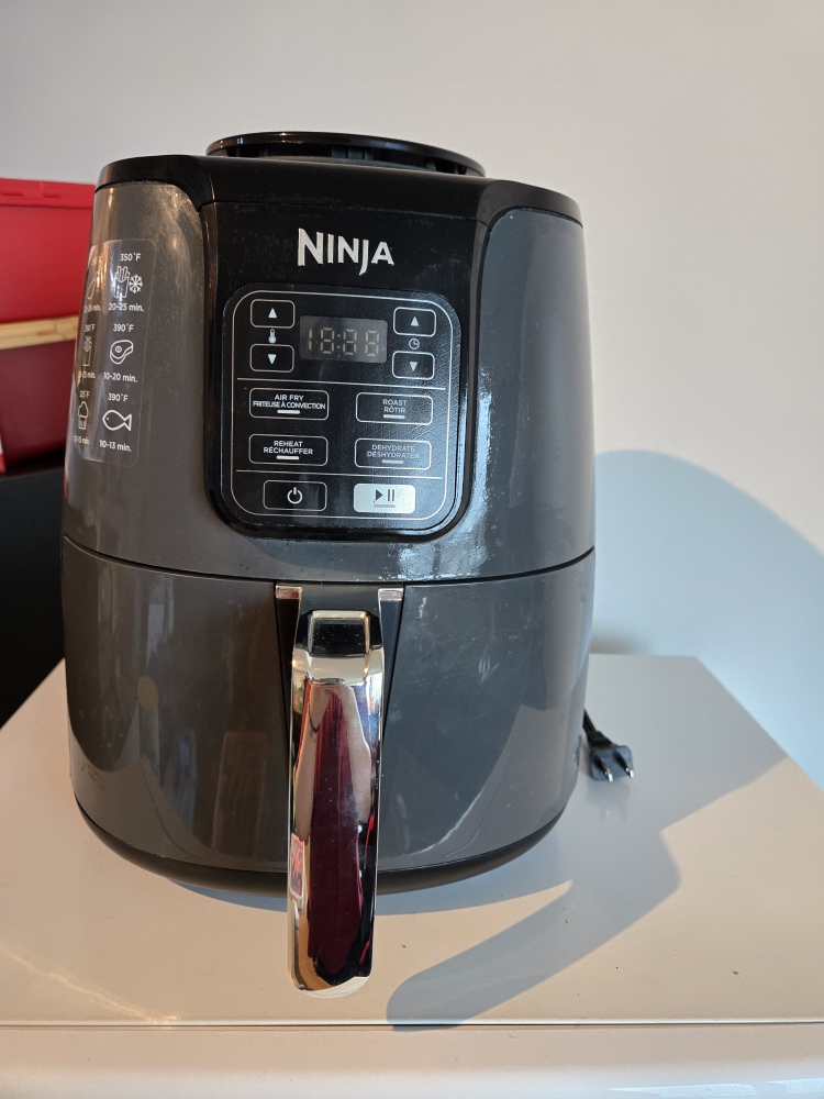 Ninja Air Fryer AF101C JM1