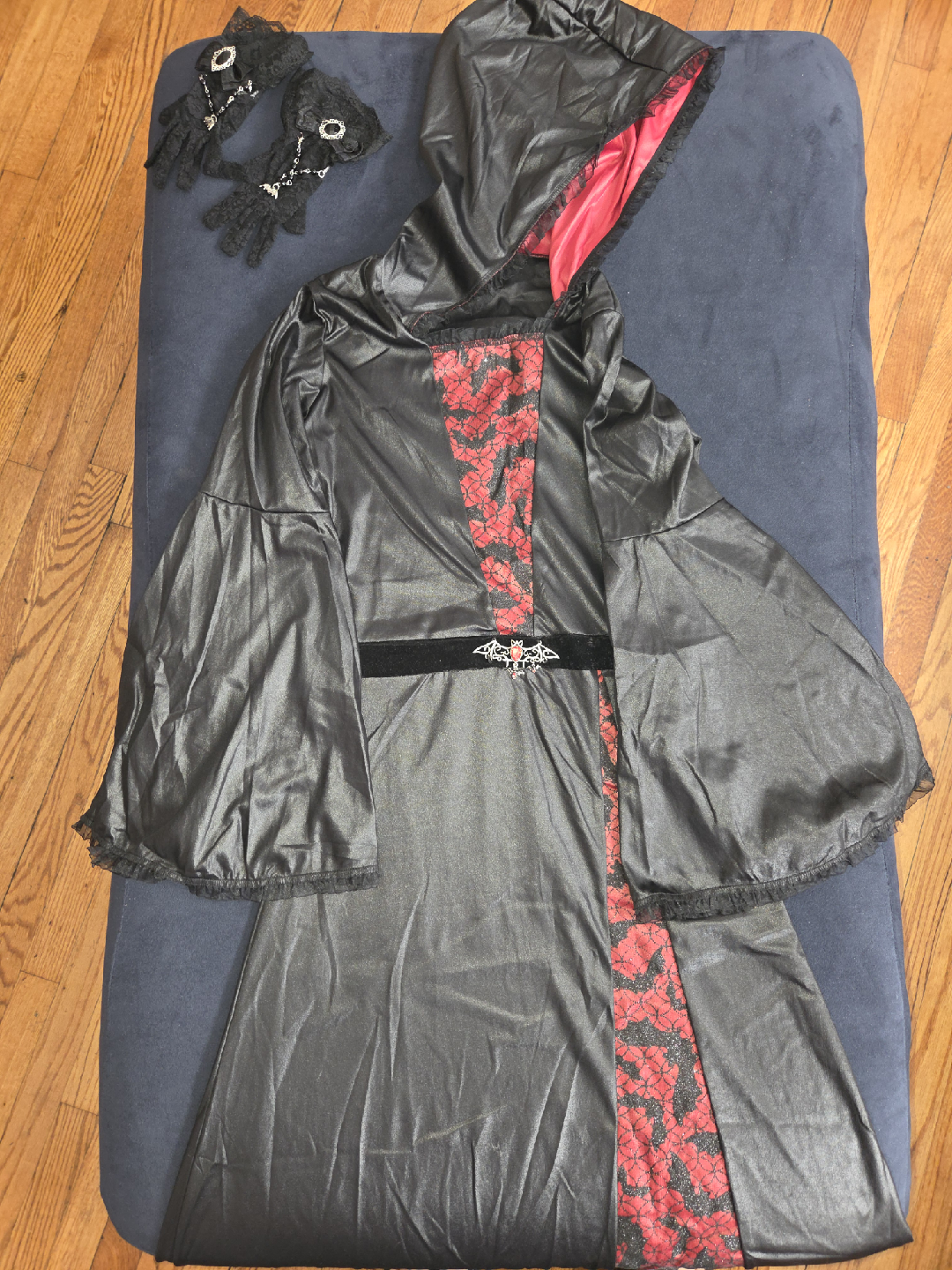 Spirit Halloween Bat Vampiress Costume, Child X-Large - photo 3