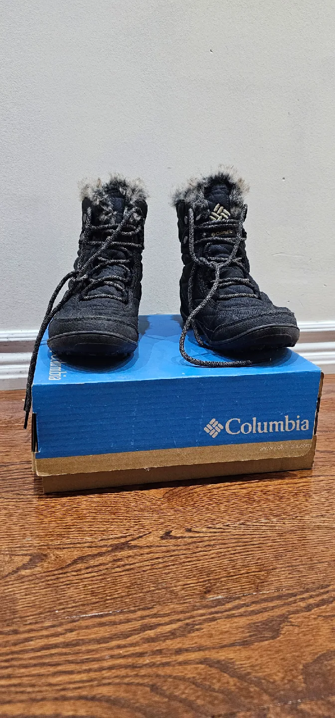 Columbia Women's Size 8 Winter Boots - Black