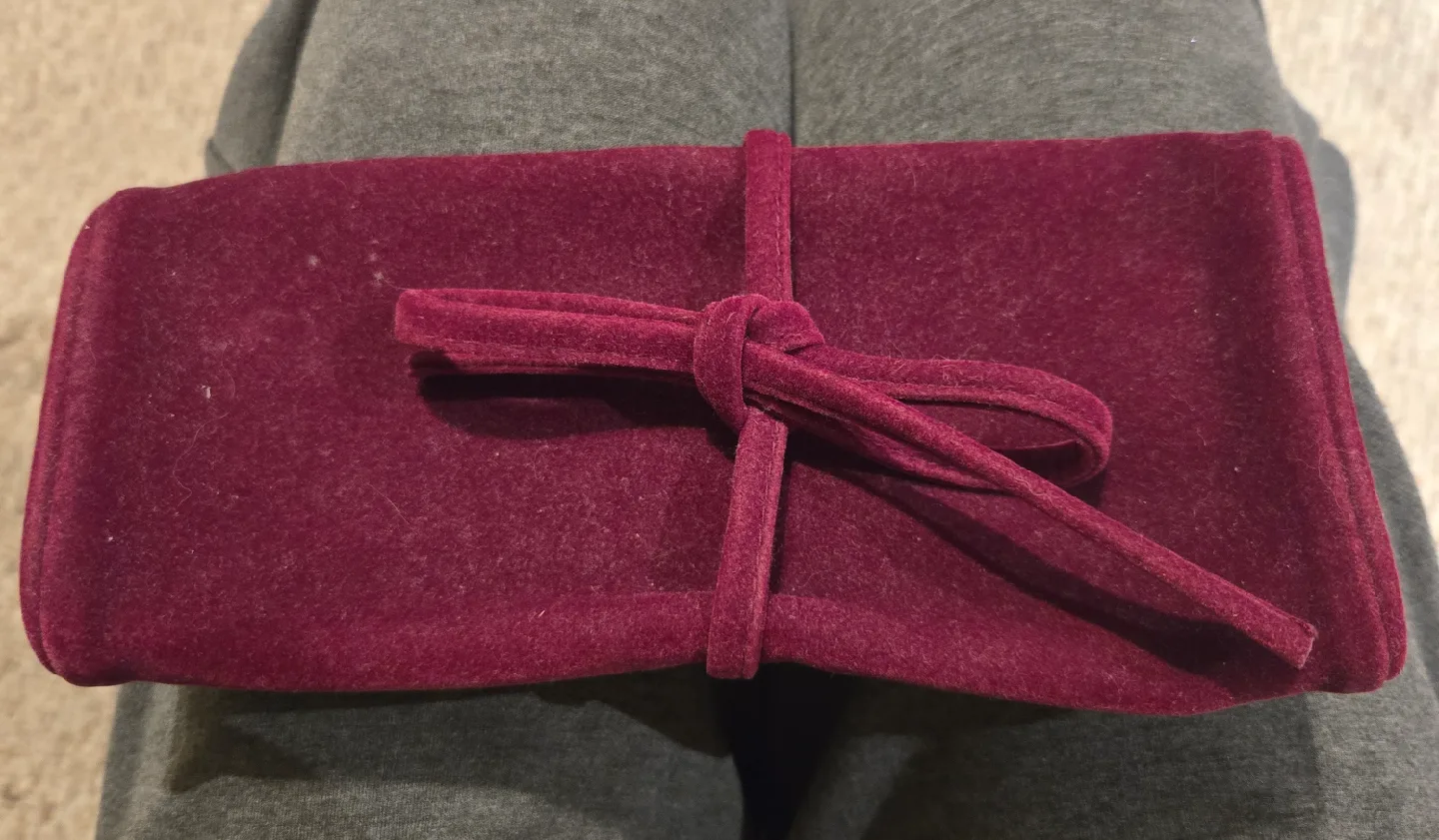 Avon Jewelry Roll - Burgundy image indicator(2)