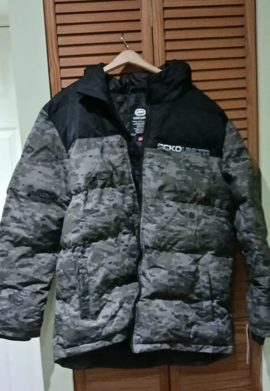 Ecko Unltd Camo Puffer Jacket - Size M image indicator(2)