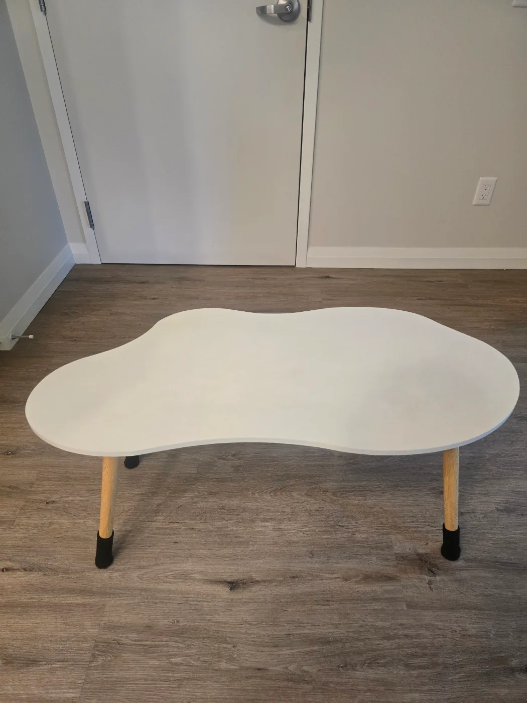 1. scale  2. small lamp  3. chair 4. table 5. TV table  etc image indicator(4)