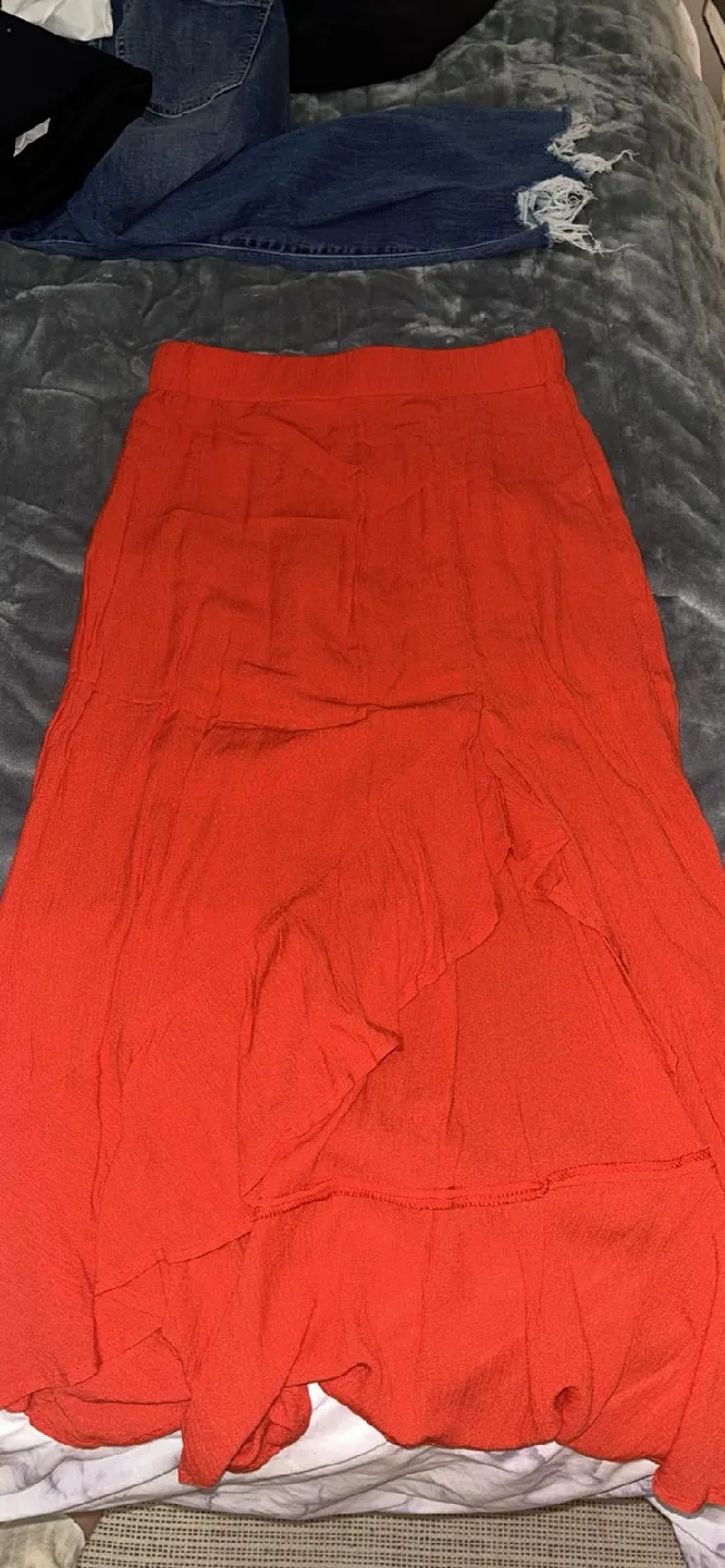 H&M Assorted Women's Tops & Skirts image indicator(10)