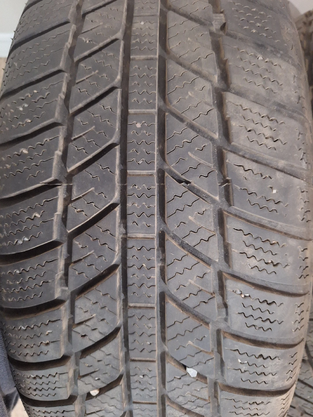 Set of 4 Winter Tires On Rims - photo 5