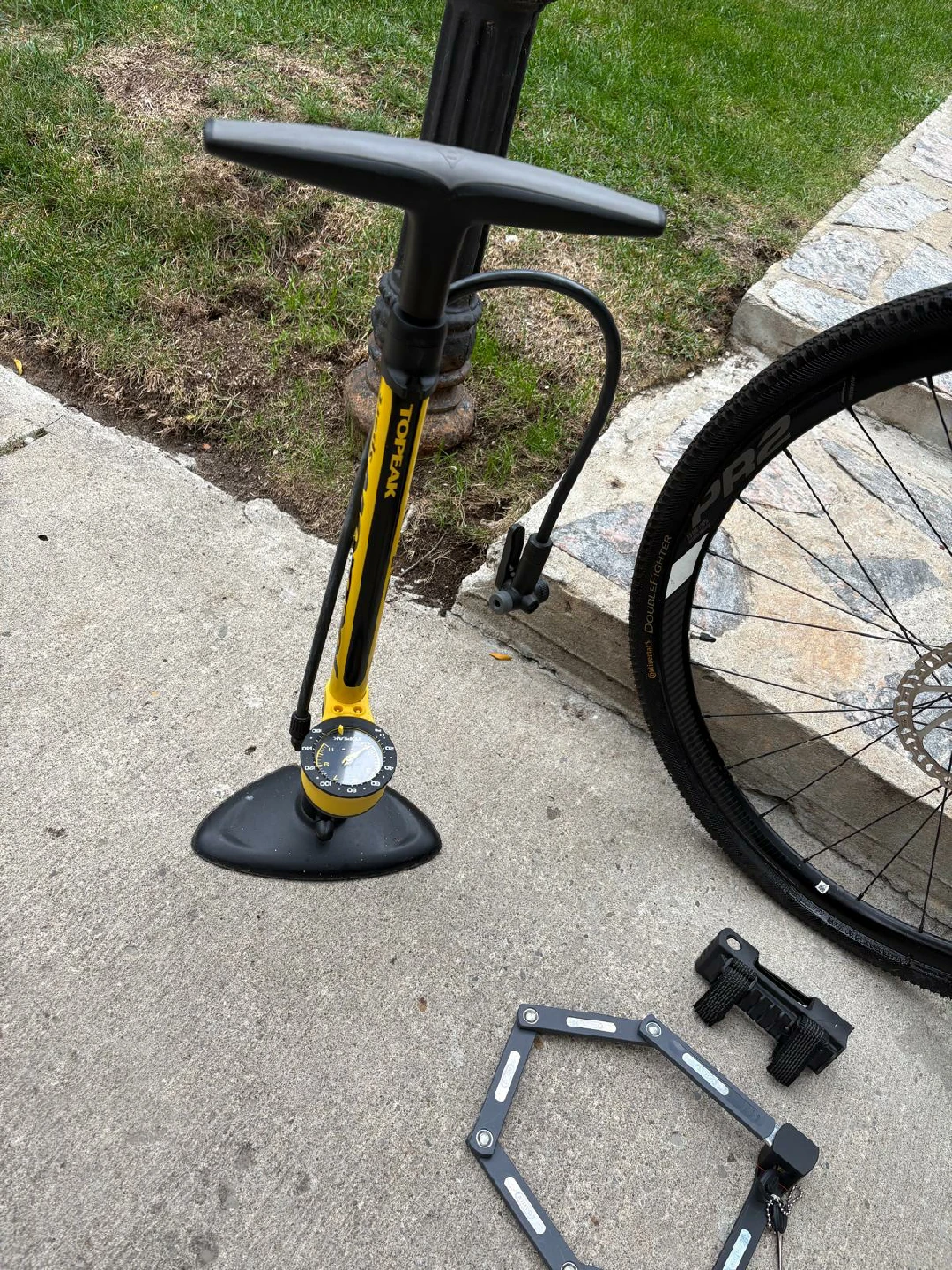 Liv Thrive 2 Bike with Accessories