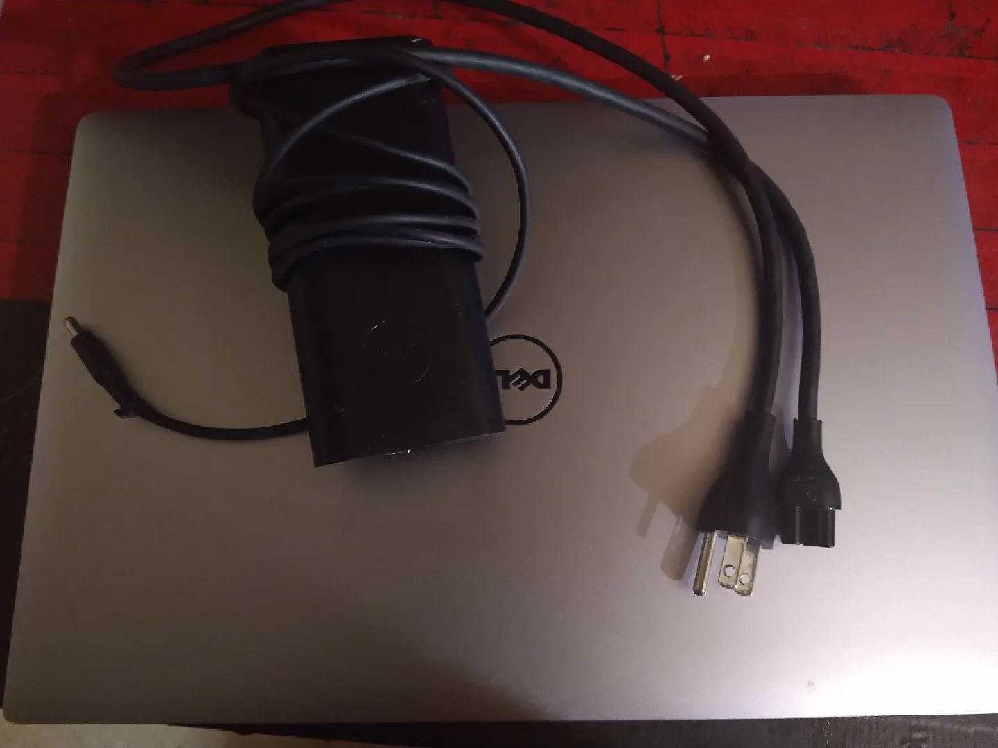 DELL XPS 15 9550 - Charger Included image indicator(3)