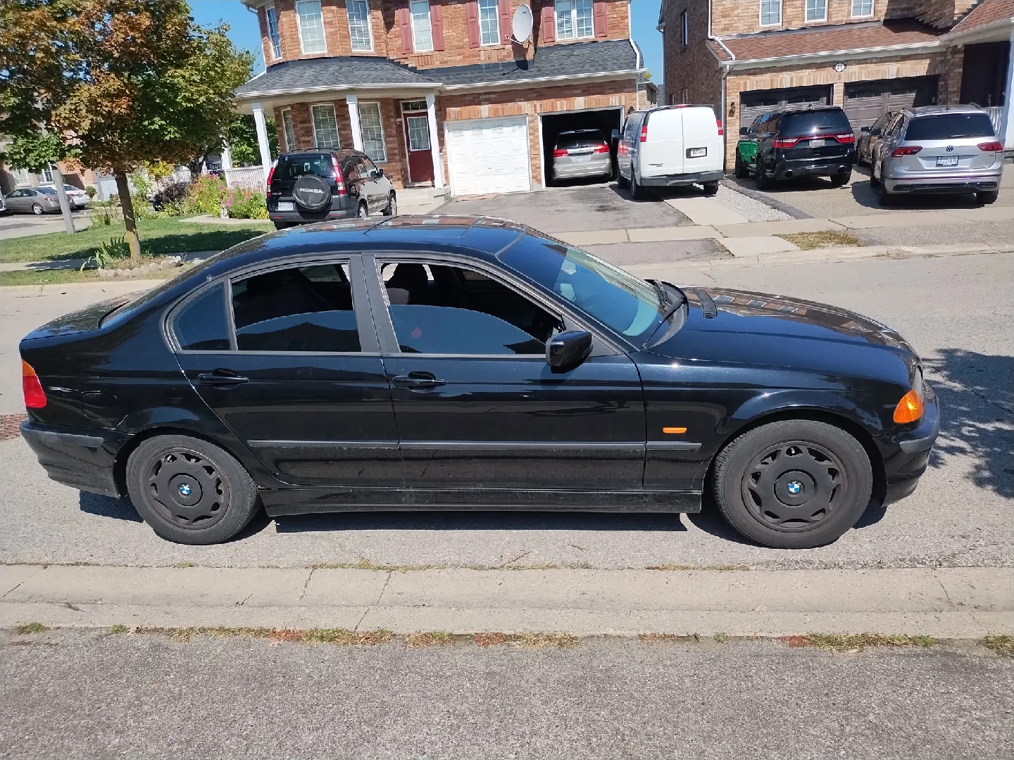 BMW 323i Sedan - Black image indicator(5)