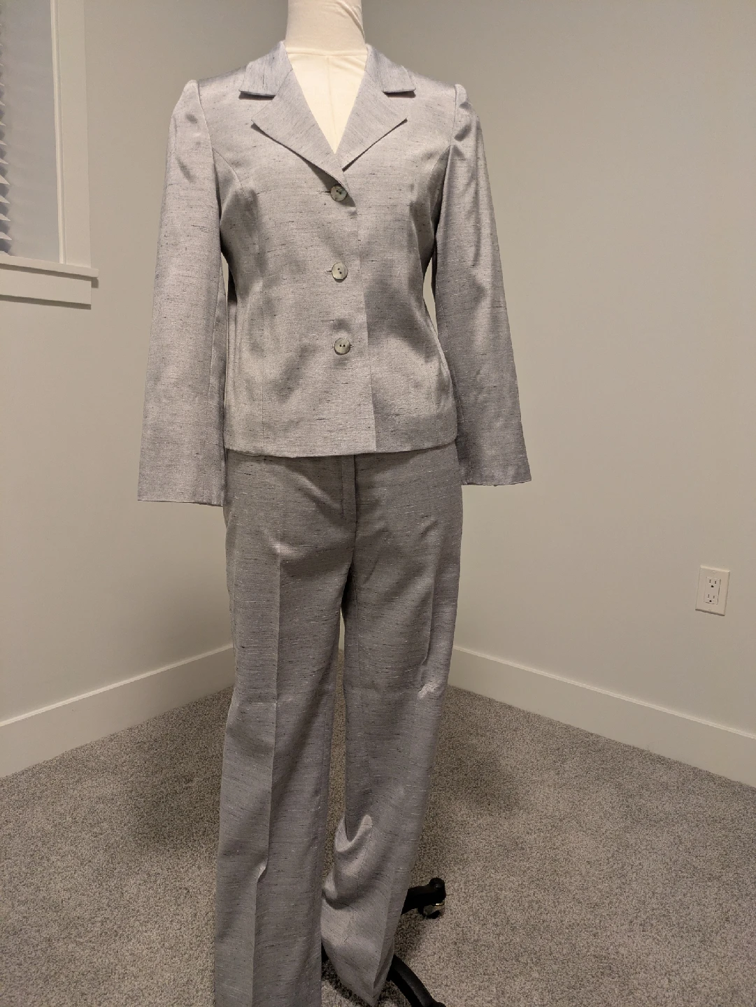 Thai Silk Women's Exquisite Grey Suit Set
