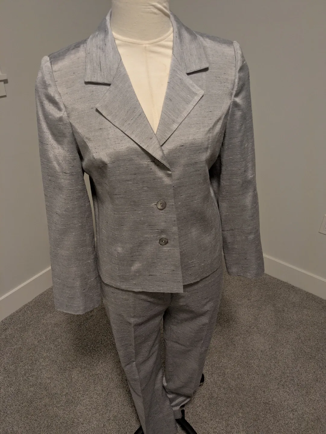 Thai Silk Women's Exquisite Grey Suit Set image indicator(2)