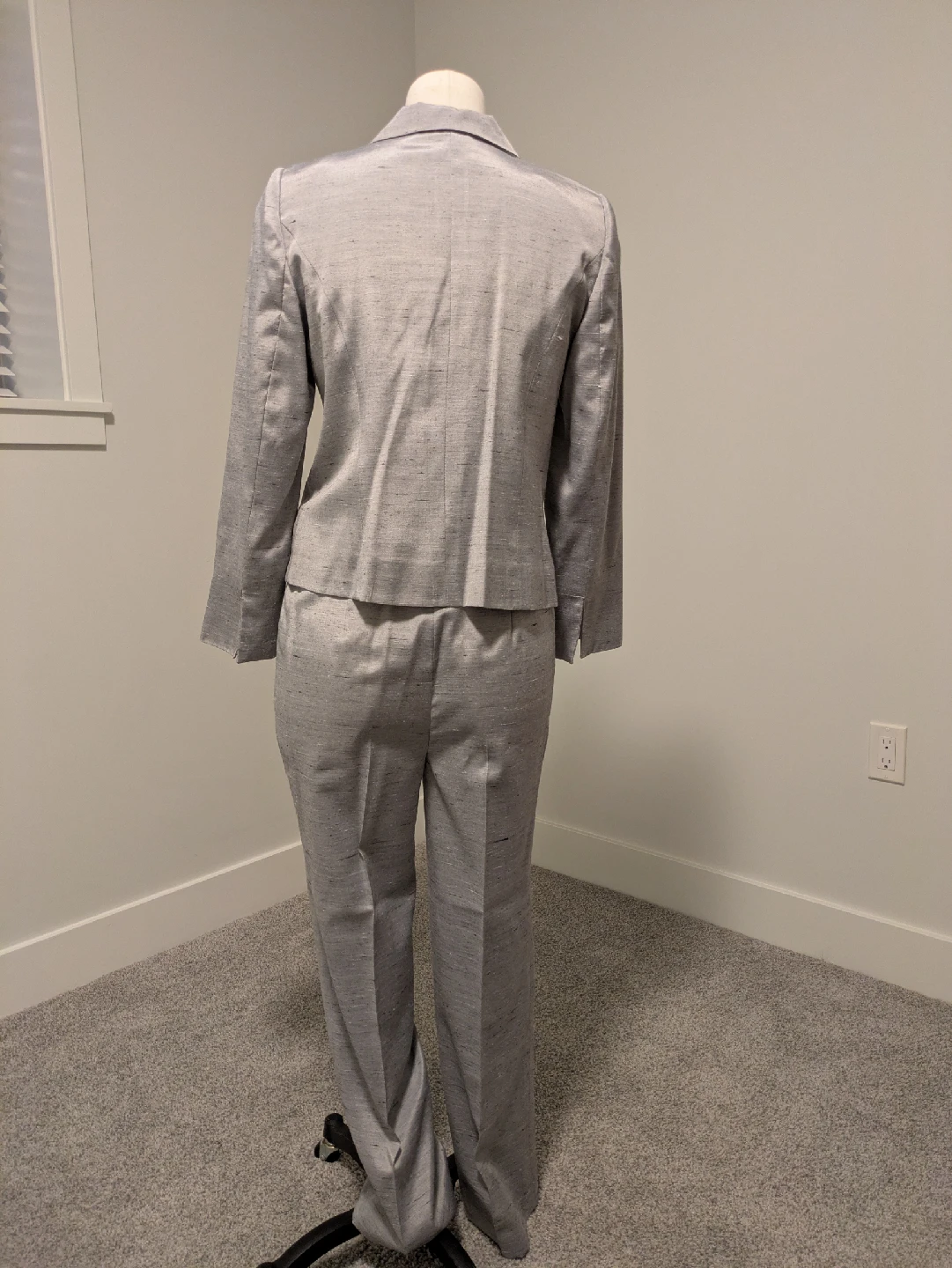Thai Silk Women's Exquisite Grey Suit Set - photo 3