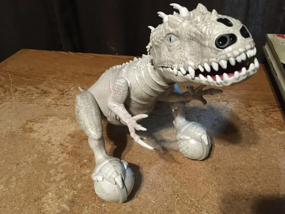 Jurassic World Indominus Rex Toy zoomer no remote