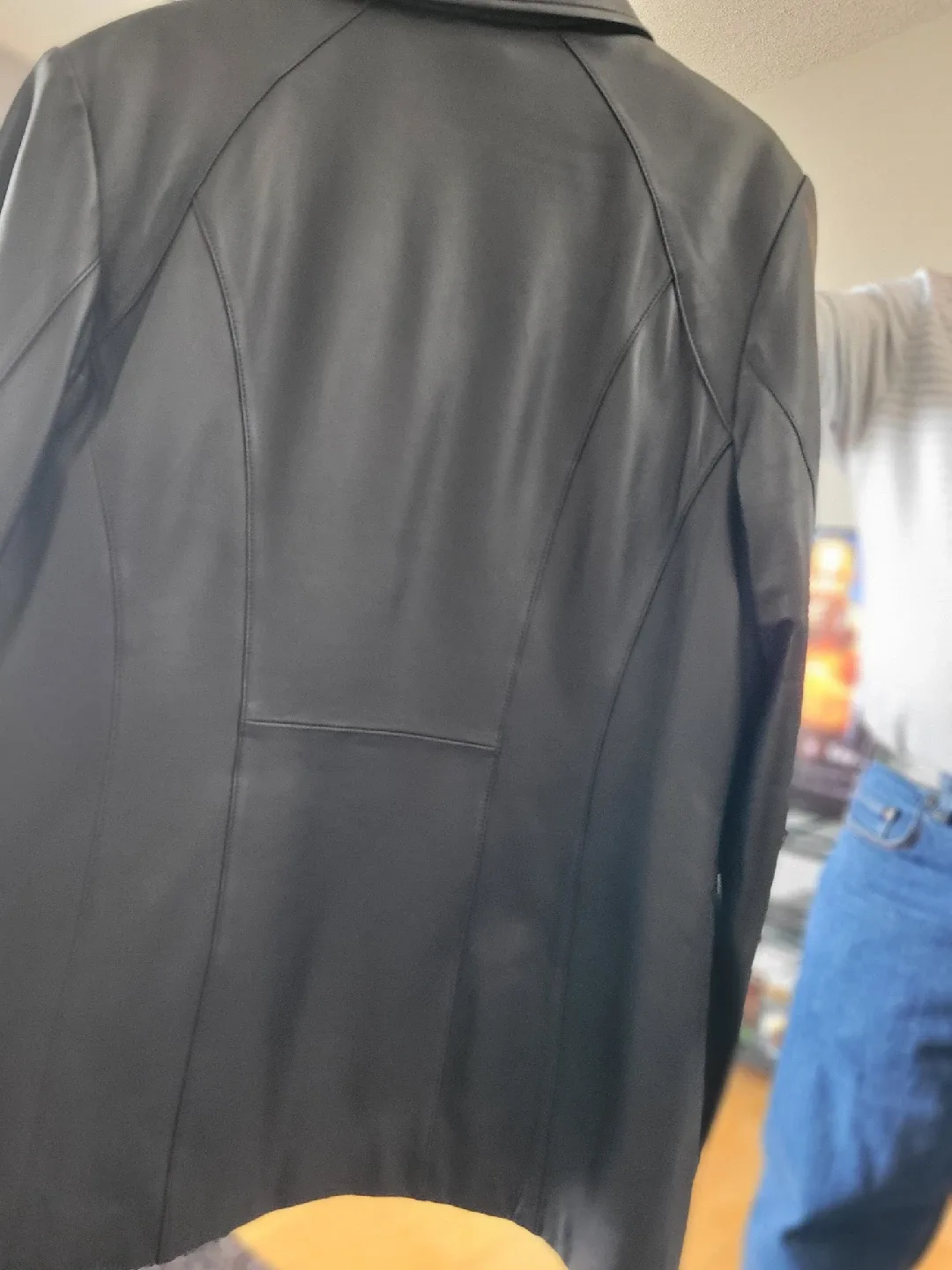 Danier Black Leather Jacket - Size L image indicator(3)