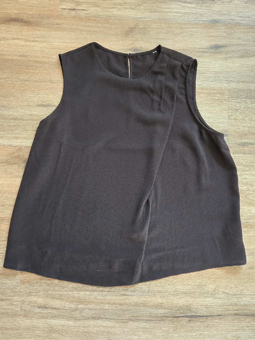 Black Sleeveless Blouse - Size Large thumbnail
