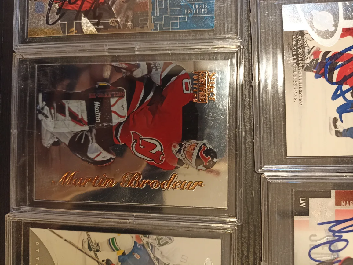 Hockey Trading Cards - Assorted Players image indicator(4)