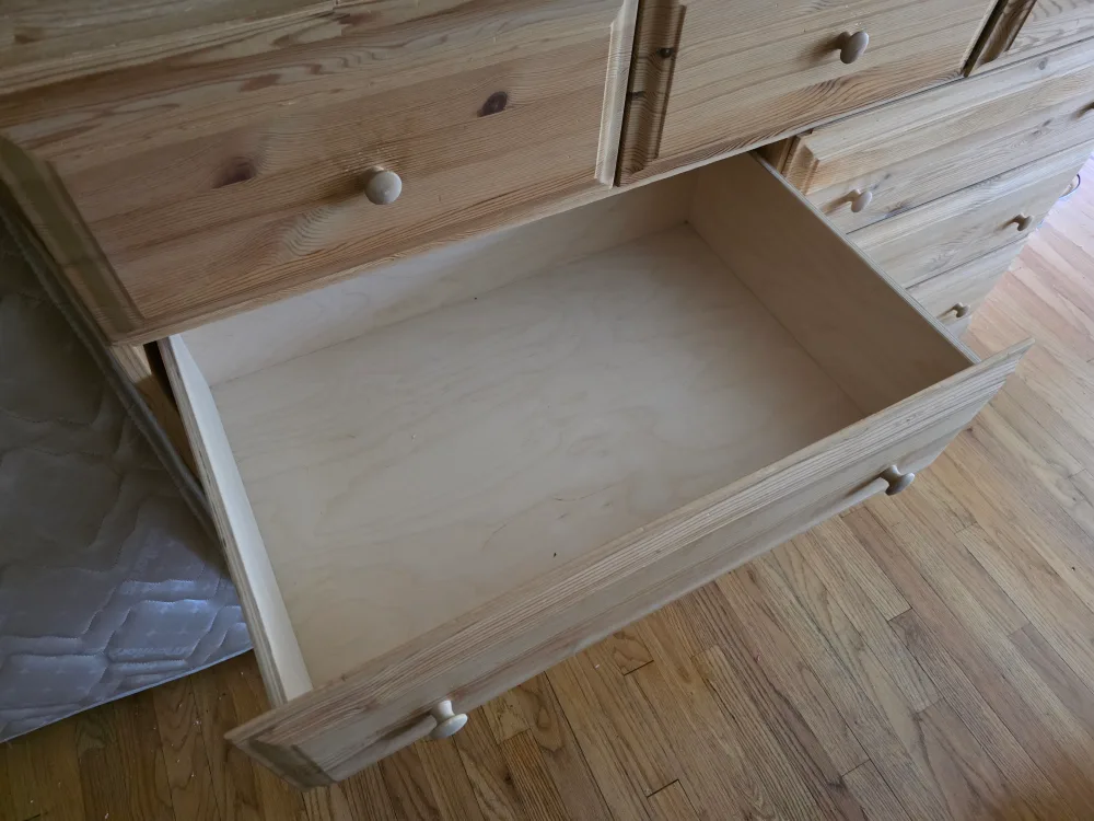 Wooden Dresser with 9 Drawers image indicator(4)