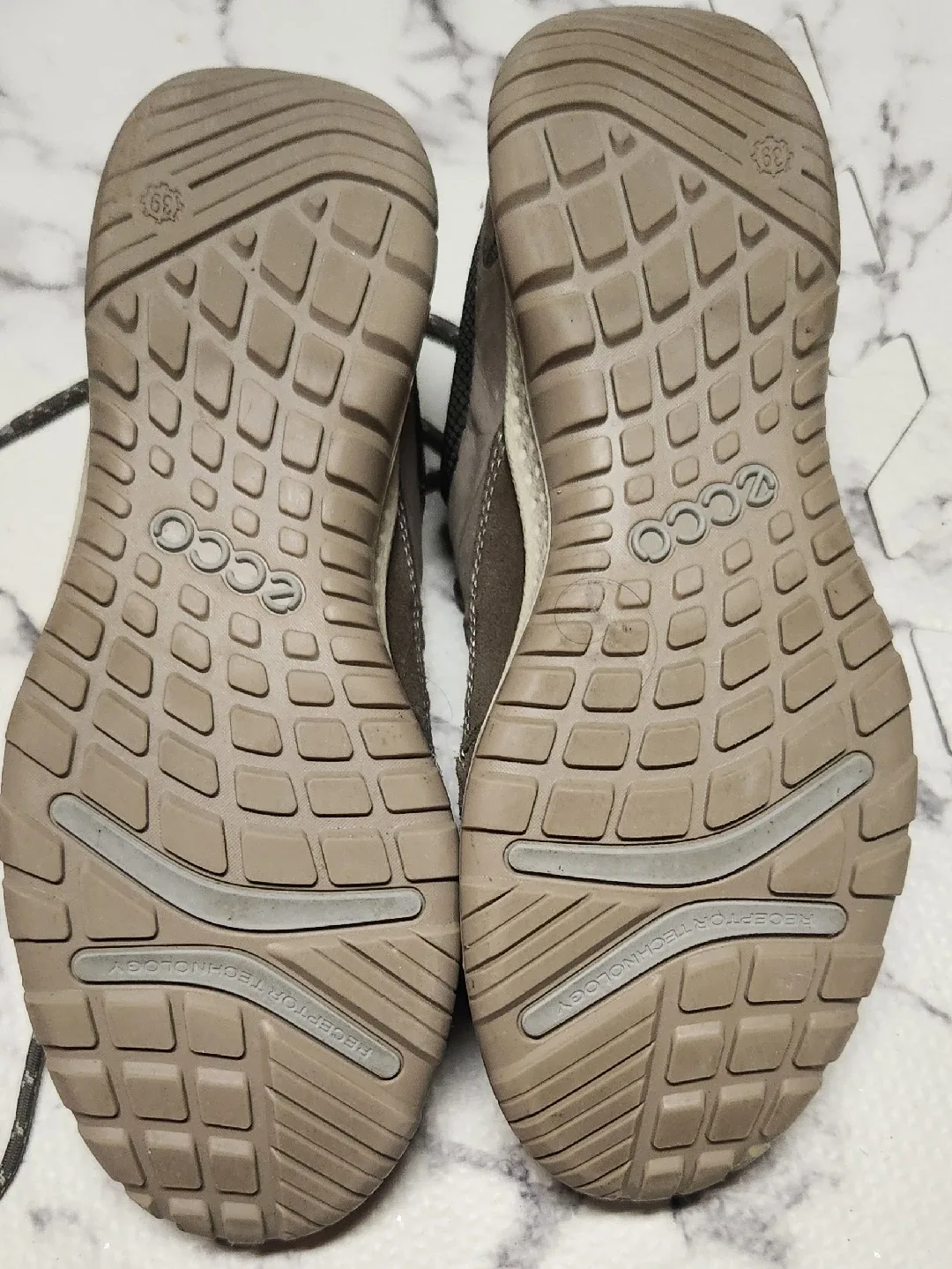 Ecco Aspina Low Cut Dark Grey Women's Size 39 image indicator(2)