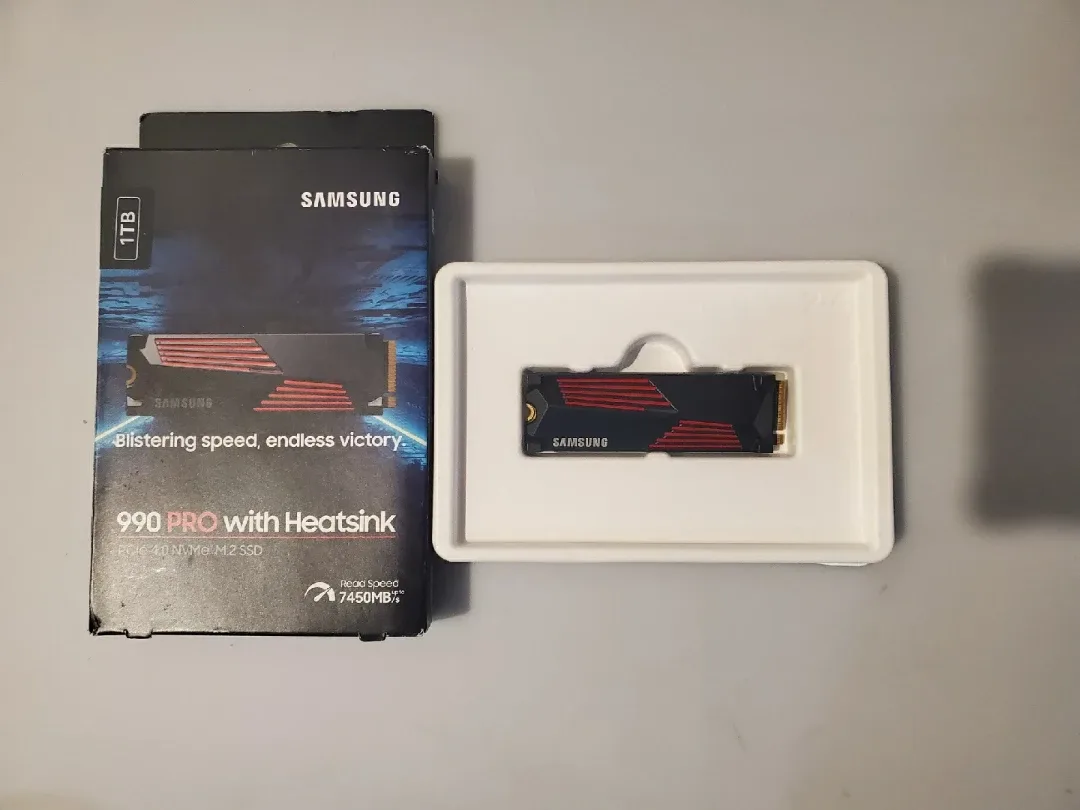 Samsung 990 PRO 1TB NVMe SSD with heatsink