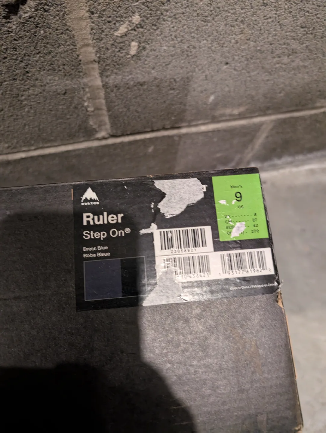 Public snowboard 153, Burton Step On Bindings and Boots Size 9 image indicator(7)