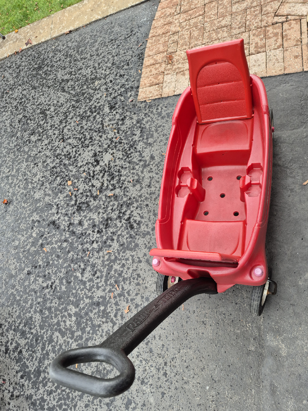 Amazing Radio Flyer Red Wagon with Seats - like *NEW*